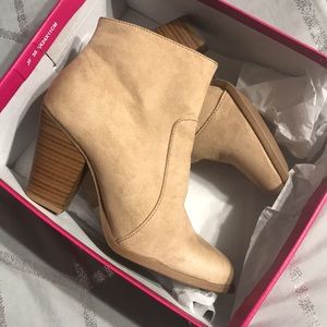 SHOEDAZZLE 3.5 inch booties never worn! Size 8 1/2